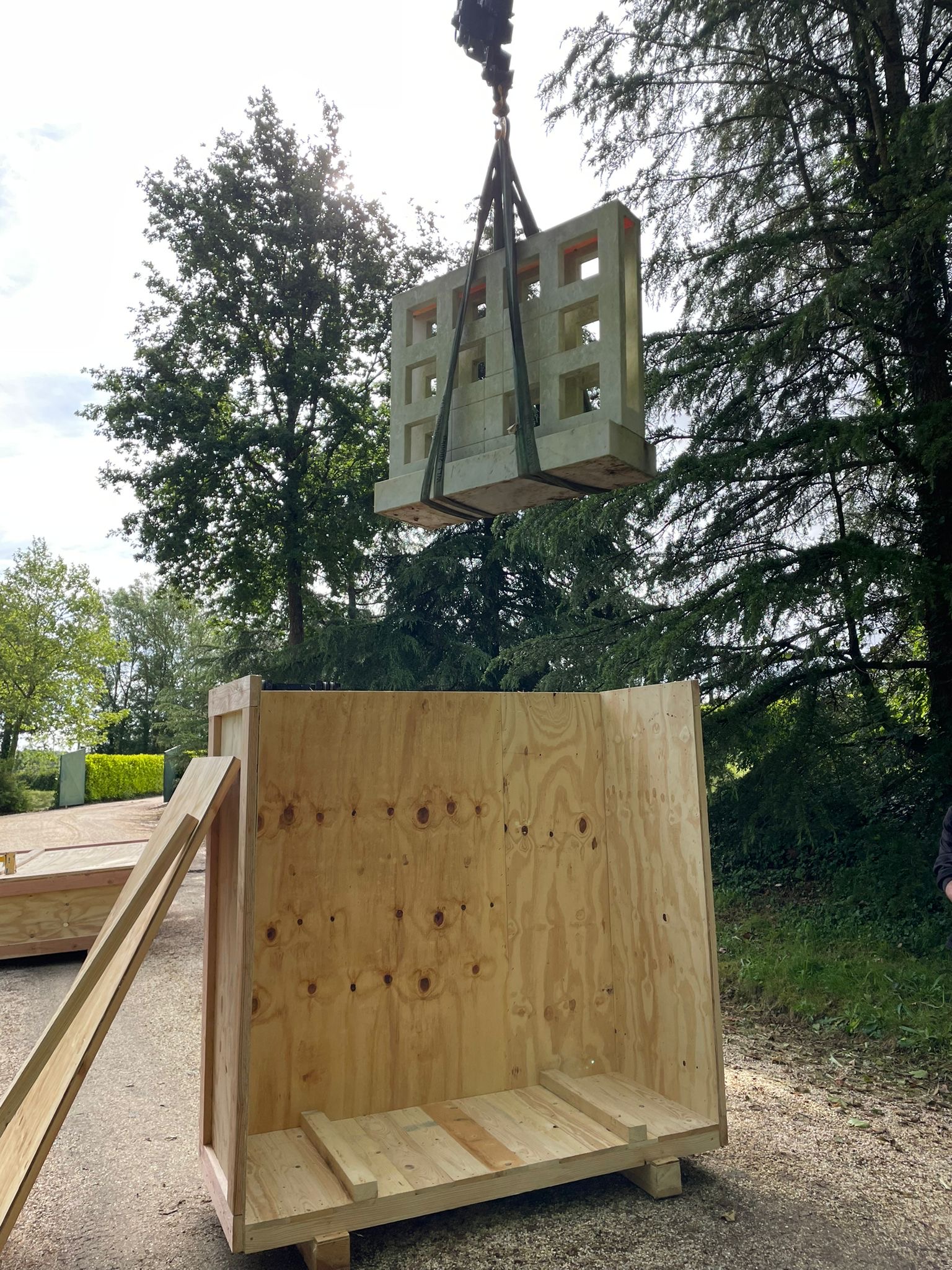 grutage oeuvre art grutage oeuvre art